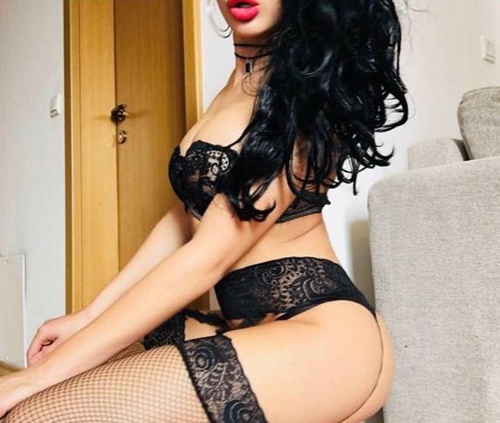 Ataköy 19 Yaş’ında Escort Alımlı Ece