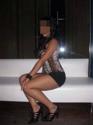 Seksi otelde buluşan eskort Rahşan